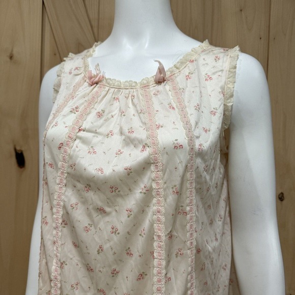 Vintage Nightgown Pajamas Floral Flowers - Picture 3 of 14